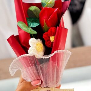 Ramo con rosas artificiales